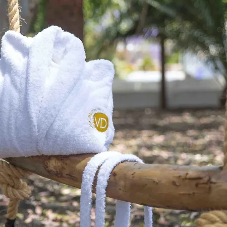 Delmas Emblematico 3* Haria