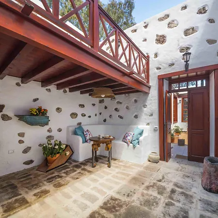 Delmas Emblematico 3* Haria