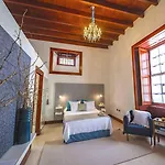 Hotel apartamentowy Delmas Emblematico